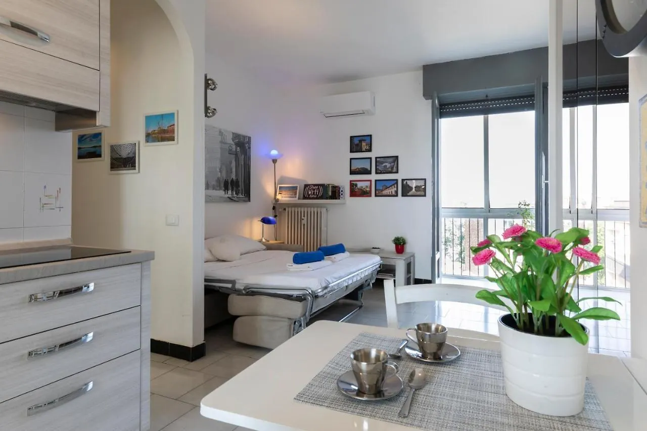 La Veranda - Bright Top Floor Apartment With Views Of The Madonnina Mediolan 0*,