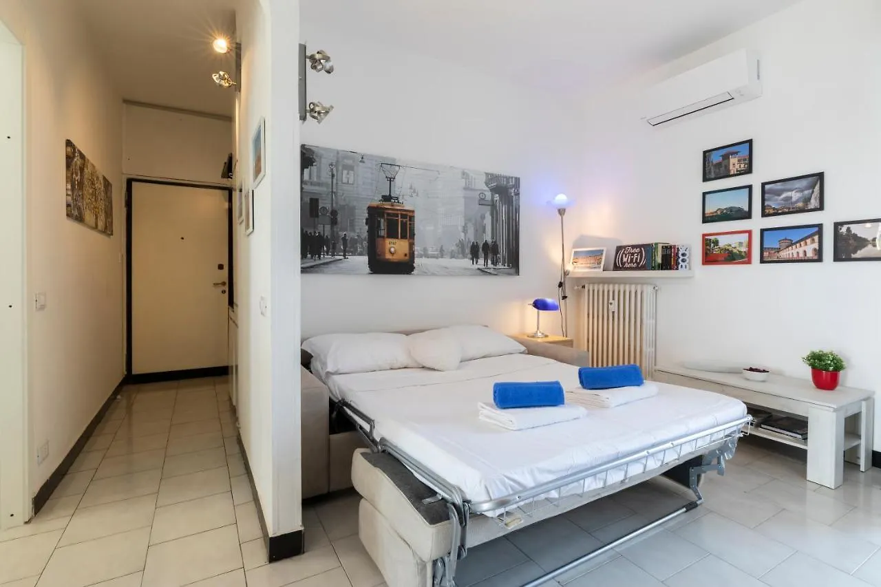 La Veranda - Bright Top Floor Apartment With Views Of The Madonnina Mediolan
