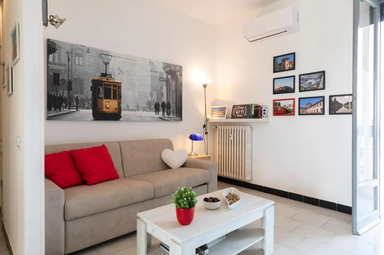 La Veranda - Bright Top Floor Apartment With Views Of The Madonnina Mediolan 0*,  Włochy
