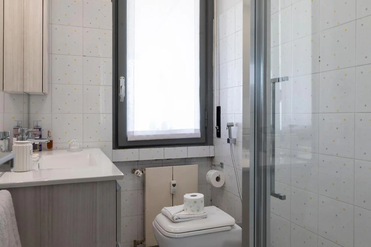 La Veranda - Bright Top Floor Apartment With Views Of The Madonnina Mediolan